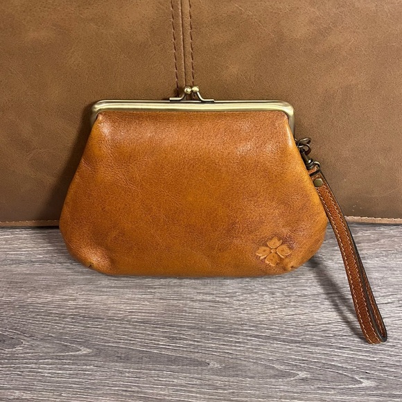 PATRICIA NASH Chesnut Brown Savena Burnished Tooled Leather Kiss-Lock Wristlet - Picture 6 of 12